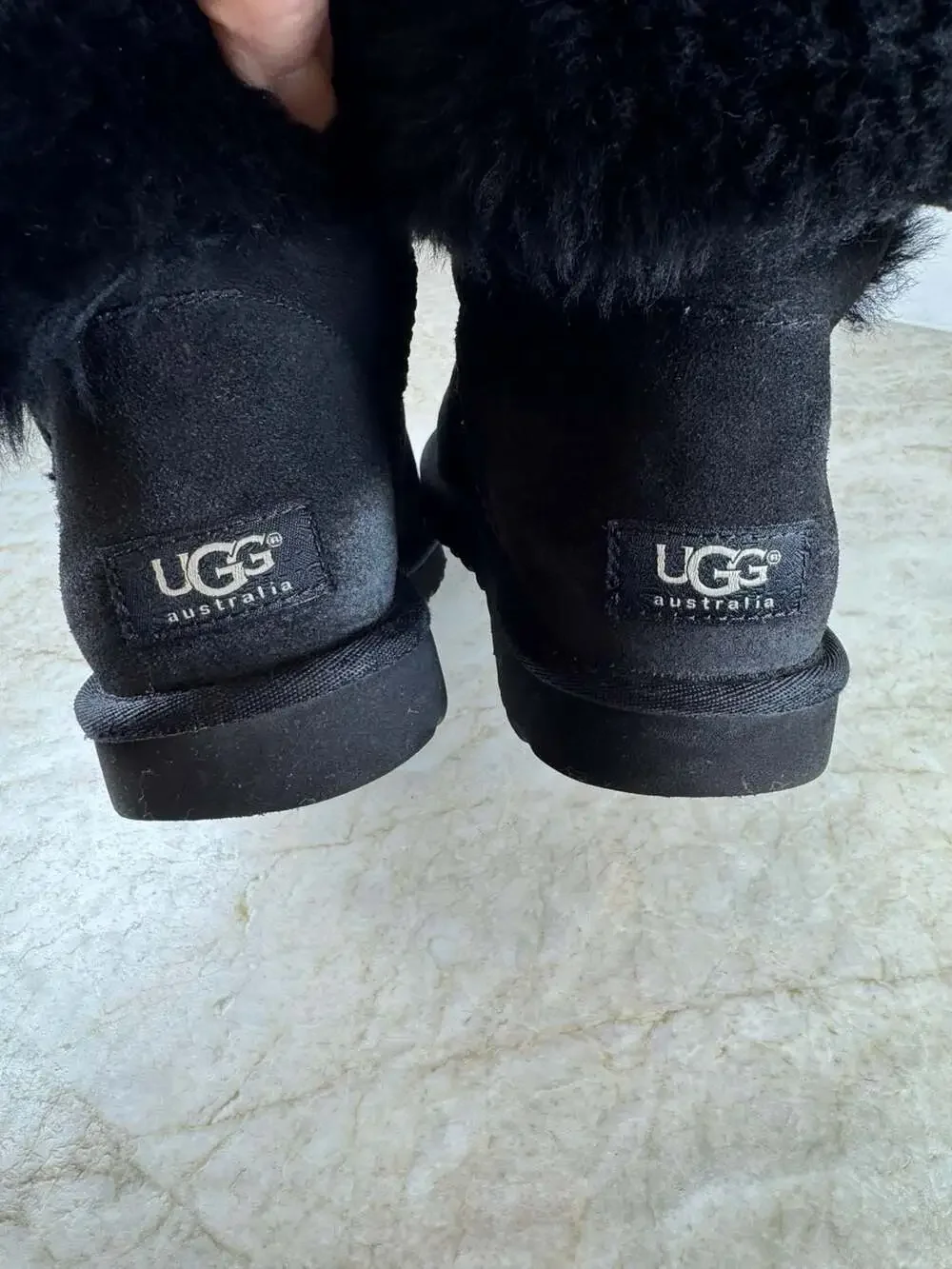 UGG Bailey Button 5803 Women’s Size 7 Black Suede Sheepskin Fur Boots